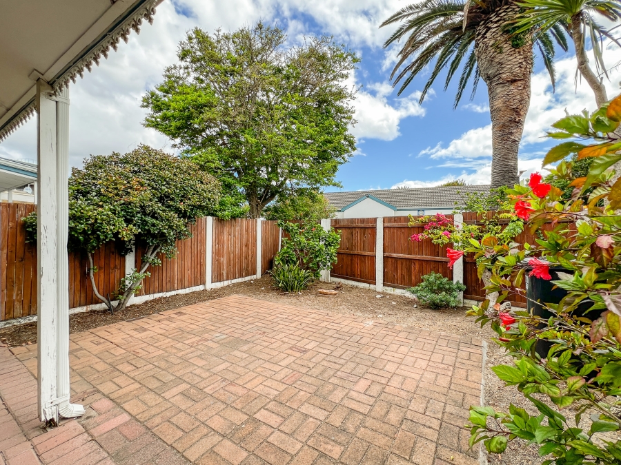 3 Bedroom Property for Sale in Bergvliet Western Cape